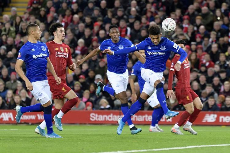 詹姆斯缺席，东契奇半场狂揽39分却抵不过角色球员隐身，这三个人该交易了