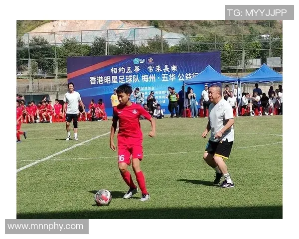 【头条】阿莱斯·奥帕特尔尼主场登顶环球马术冠军赛布拉格季后赛1.45米争时赛