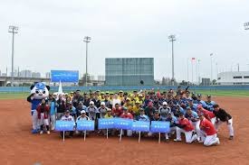 西媒：皇马今年进欧冠8强多踢了4场比赛，弗爷破