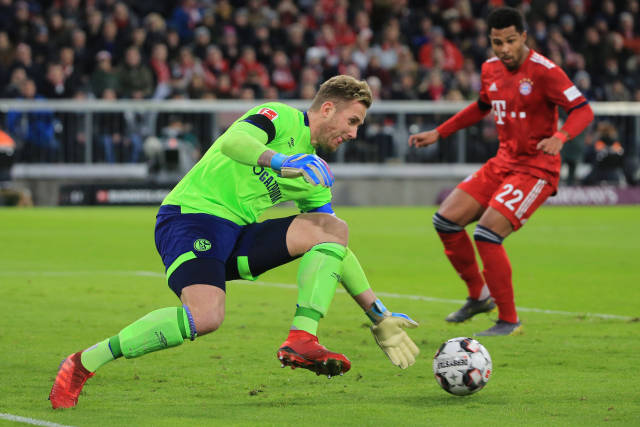 兩人不僅憑 兩人不僅憑